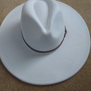 Wide brim Panama dandy hat